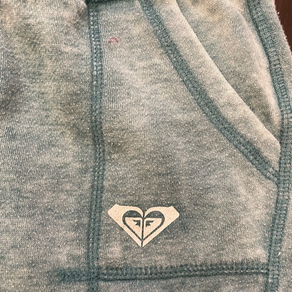 Teal Roxy sweats for kids who wear size 8 - Picture 3 of 3